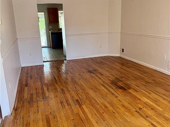 3rd image of 301 Major Ave