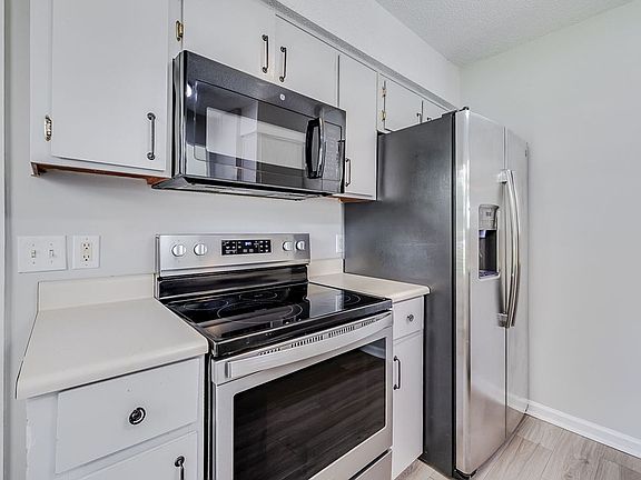 2nd image of 208 Mulberry Way