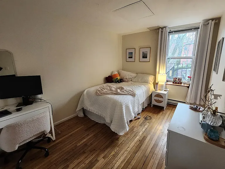 27 Garden St #5 — Photo 5