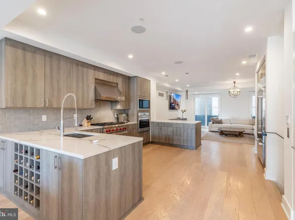 141 S Hancock St, Philadelphia, PA 19106