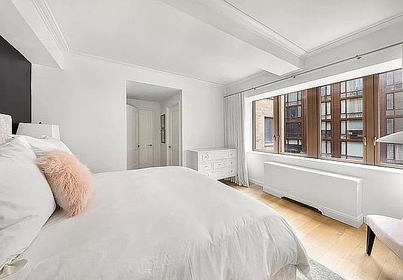 5th image of 225 E 19th St APT 303