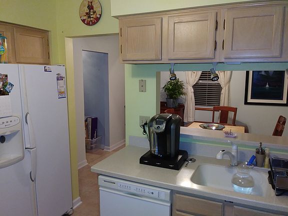 Kitchen to Dining room