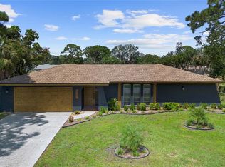 2243 Pine View Cir, Sarasota, FL 34231
