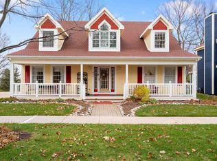 624 Lake Park Dr, Boyne City, MI 49712