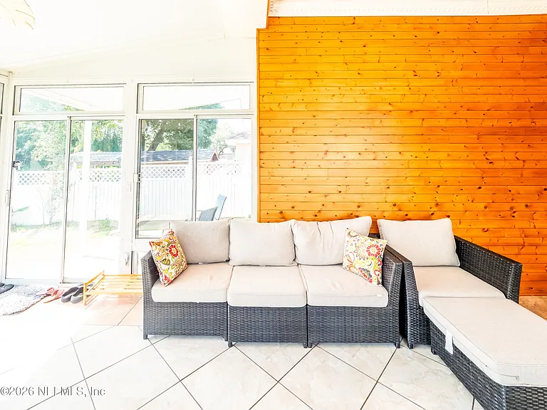 2704 Coachman Lakes Dr — Photo 21