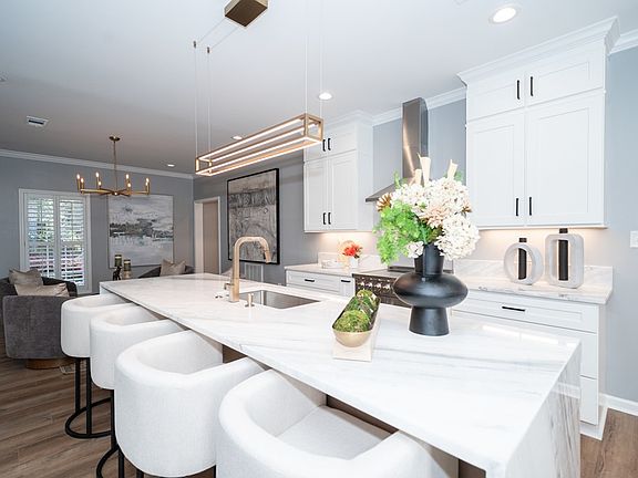 2nd image of 419 Van Buren Ave #101