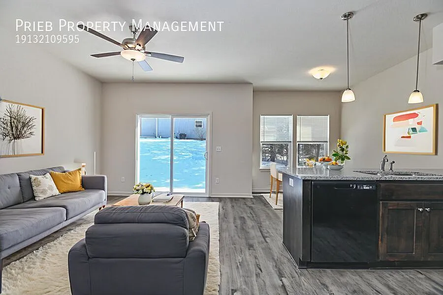 Crystal Ridge Townhomes - Available NOW — Photo 4