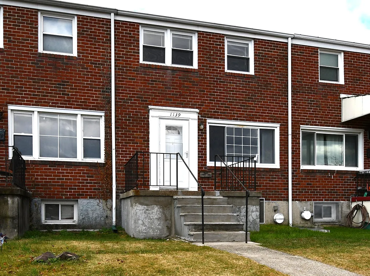 Building Photo - 1139 Circle Dr