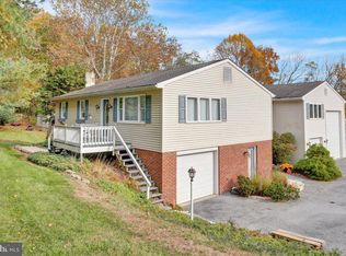 7 Teasel Ln, Mohnton, PA 19540