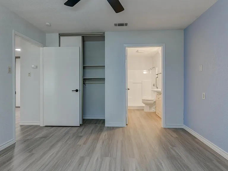 Silver Oaks Villas — Photo 39