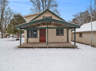 8496 Mill St, Onekama, MI 49675