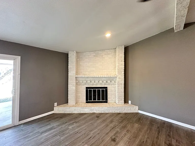 1904 Stardust St — Photo 5