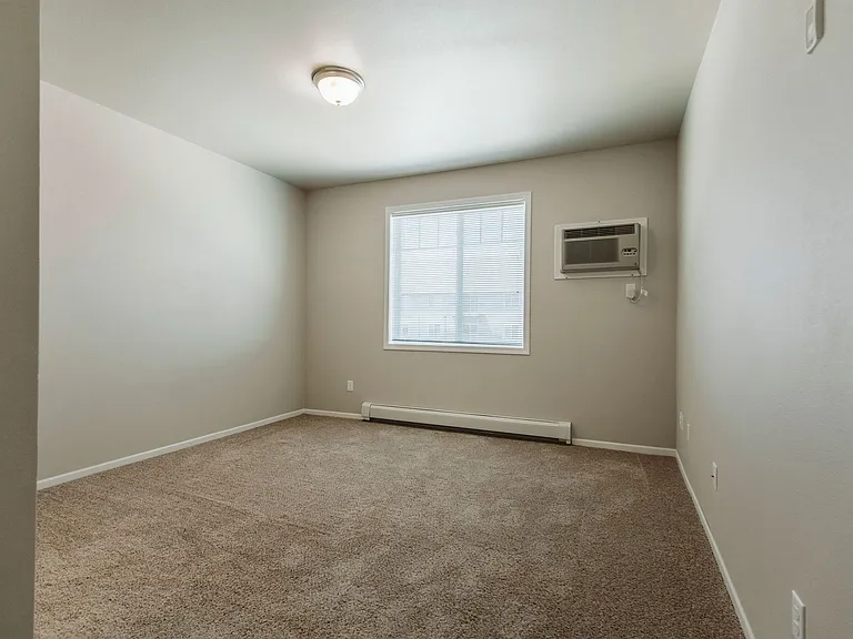 Diamond Bend Apartments — Photo 9