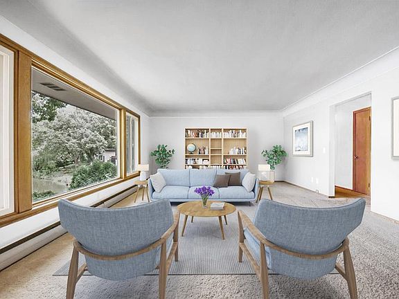 Lakefront views and 2,000 square feet!