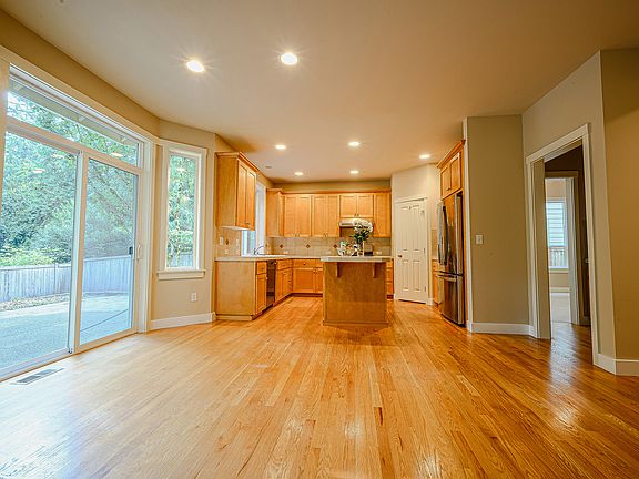 3rd image of 21406 SE 1st Pl