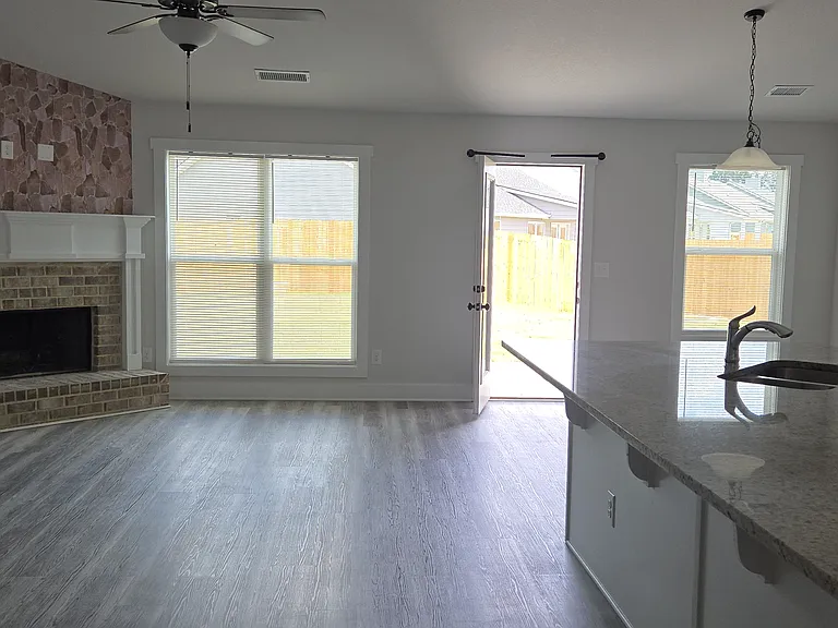 209 Lake Meadows Dr — Photo 6