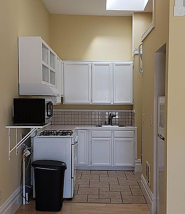 3rd image of 514 Hill St #2