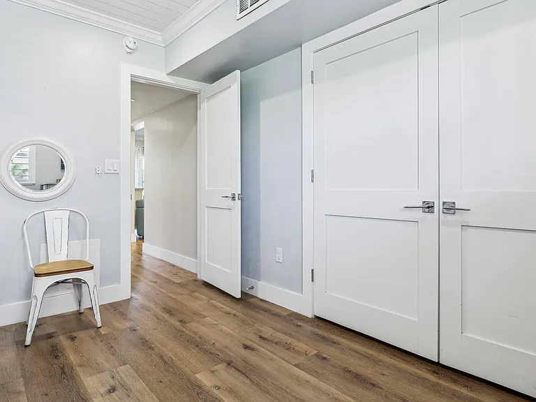 200 E Royal Palm Rd — Photo 28