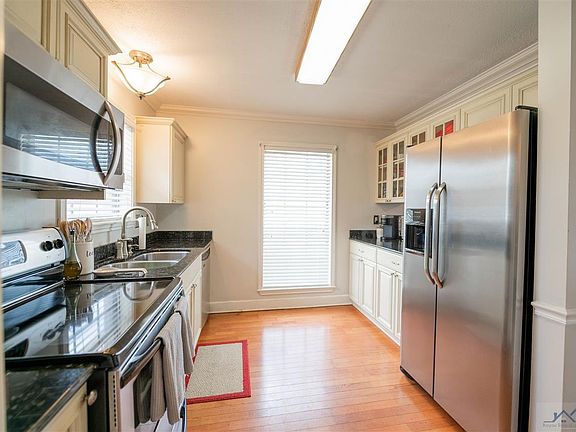 4th image of 414 Gaynell Dr