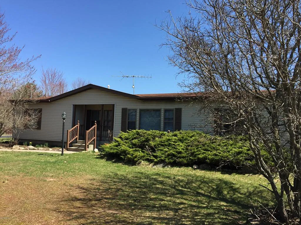 18300 220th Ave photo 1