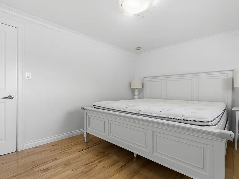 10851 Rosecroft Cres — Photo 17