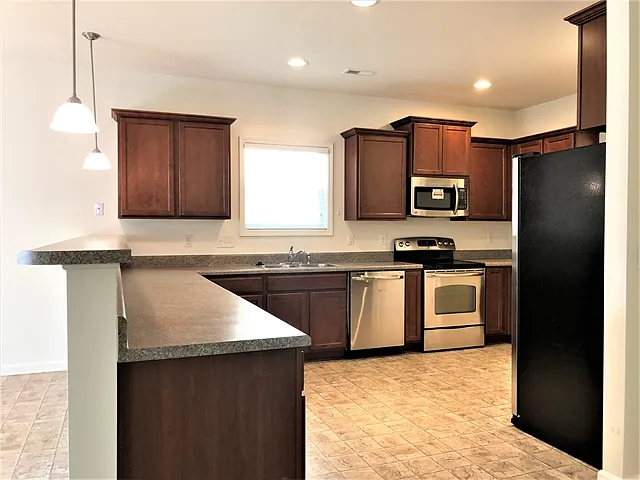 305 Switchback St — Photo 4