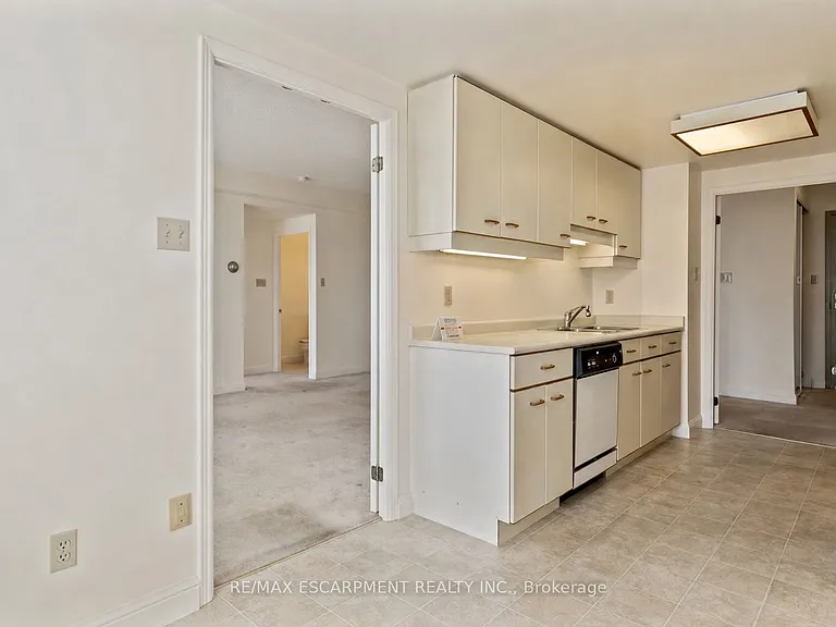430 Pearl St #410 — Photo 15
