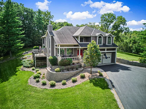 44 E Point Dr, Galena, IL 61036