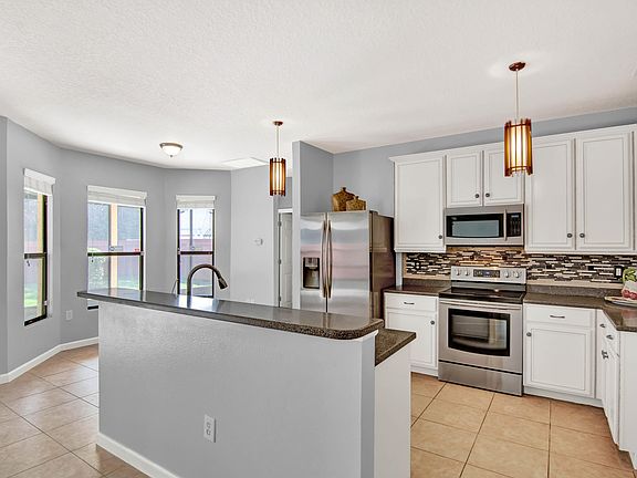 2nd image of 743 Marian Ct