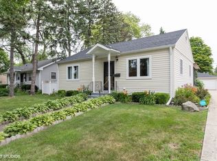 1819 Sycamore St, Des Plaines, IL 60018