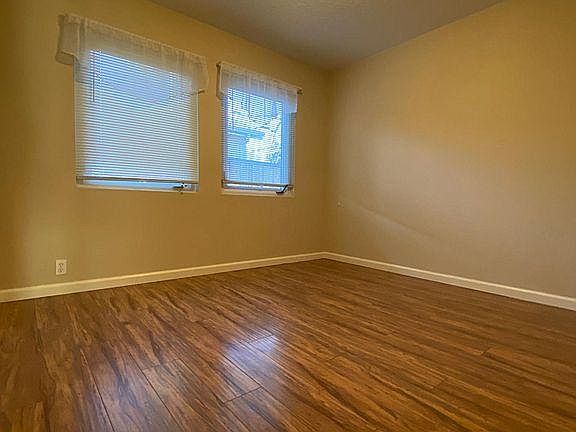 2nd image of 343 Vernon Ter