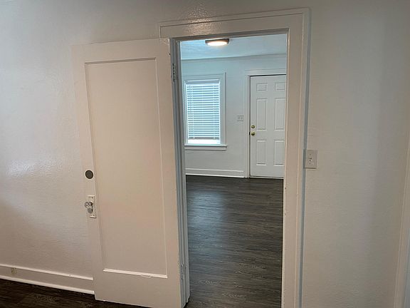 4th image of 907 2nd St S APT 3