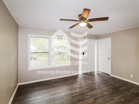 526412_002_living_room_13644795.jpg