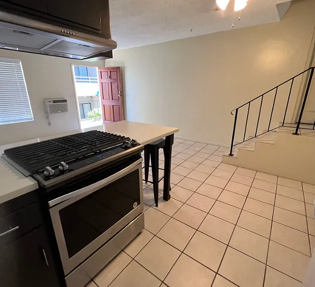 240 S Holliston Ave #4 — Photo 4