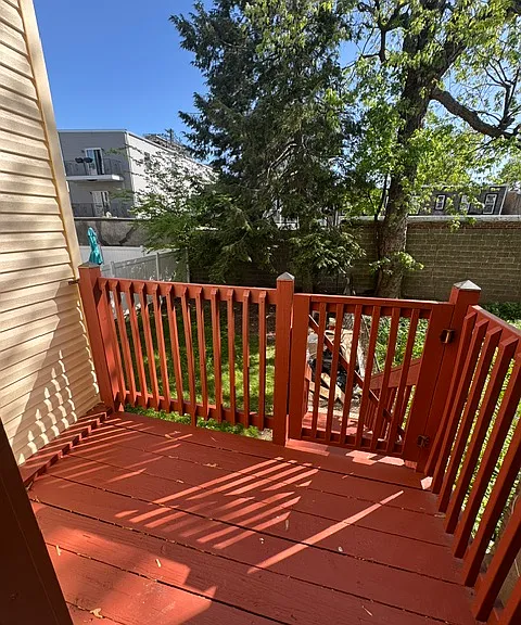 271 Griffith St #1R — Photo 8