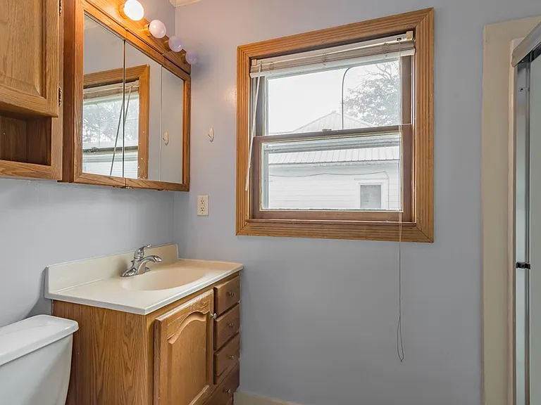 220 W Madison St — Photo 8