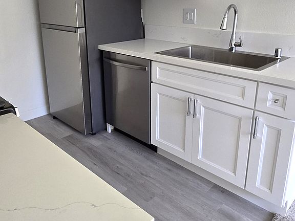 Full Remodeled Apartments Available! Ask about apartment G204!
