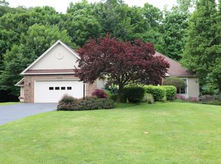 1516 Fallen Leaf Ter, Webster, NY 14580