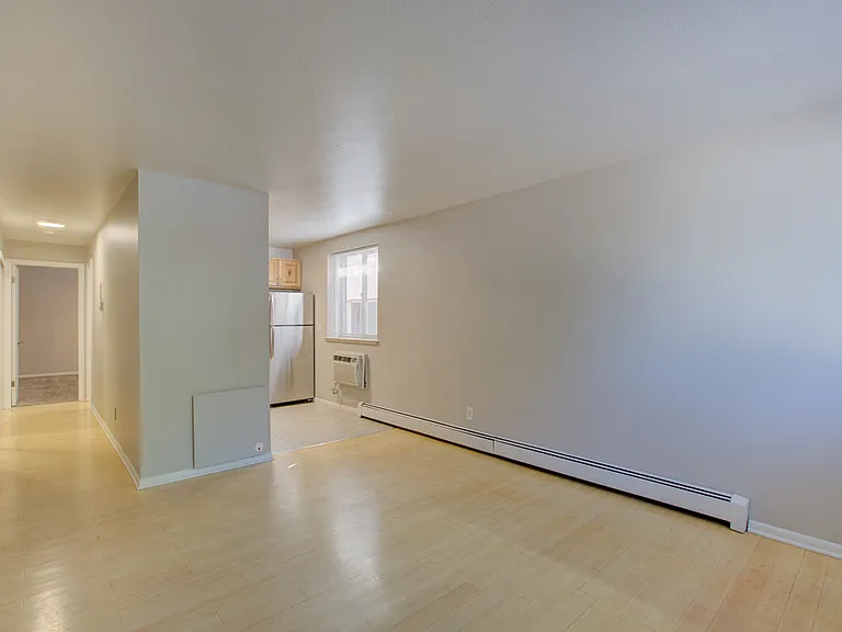 21 Logan — Photo 45