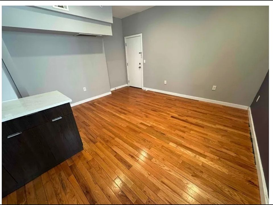 2nd image of 863 18th Ave #304