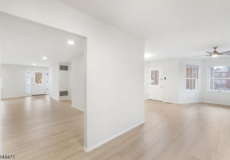 15 Madison Ave — Photo 7