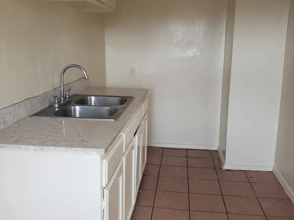 1335 E 76th St #1339-3/4, Los Angeles, CA 90001