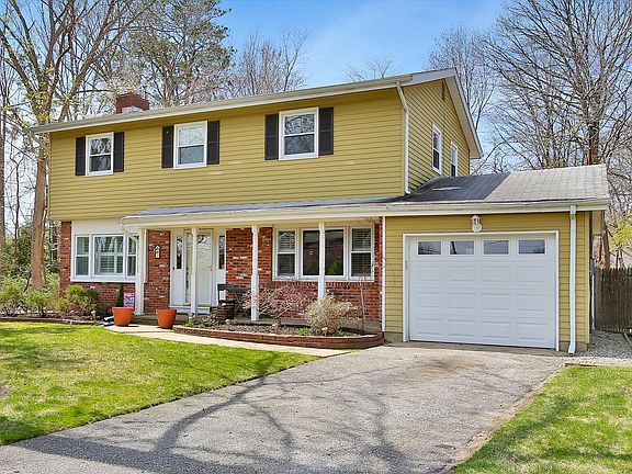 5th image of 7 Shady Nook Dr