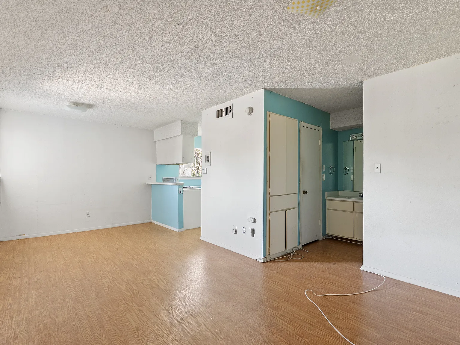 Studio, 450 sqft, $995 — Photo 4