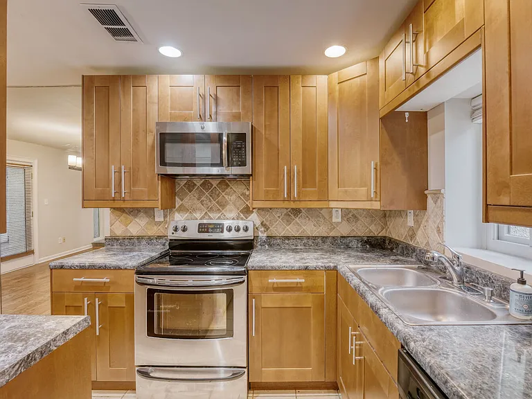 1331 S Ponce De Leon Ave NE — Photo 9