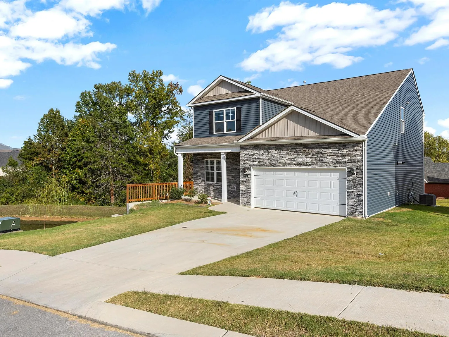 5 bed, 3.5 bath, 2581 sqft, $3,000 — Photo 3
