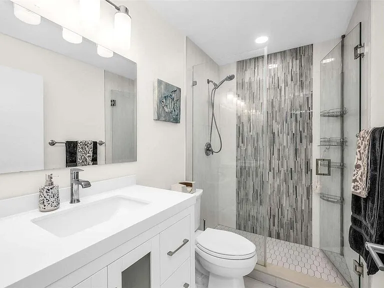 2175 Crystal Way #G — Photo 9