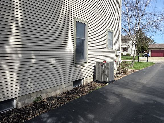 4th image of 5635 London Dr APT A