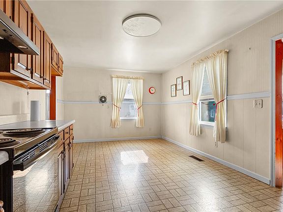 4th image of 2882 Alms House Rd