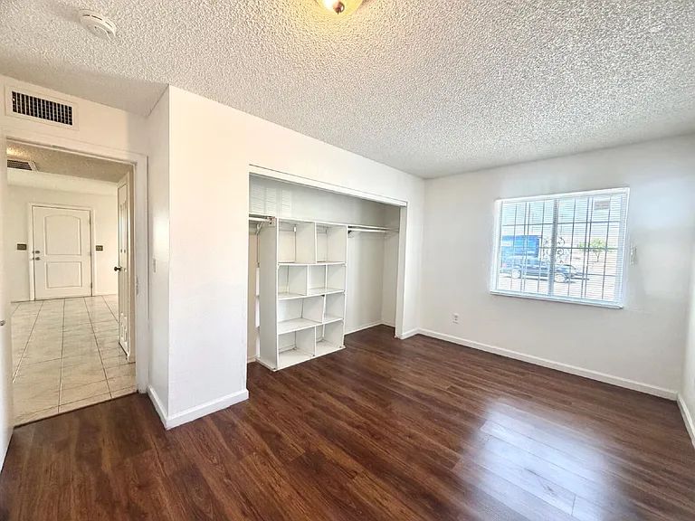 3427 E Cheyenne Ave #A — Photo 29